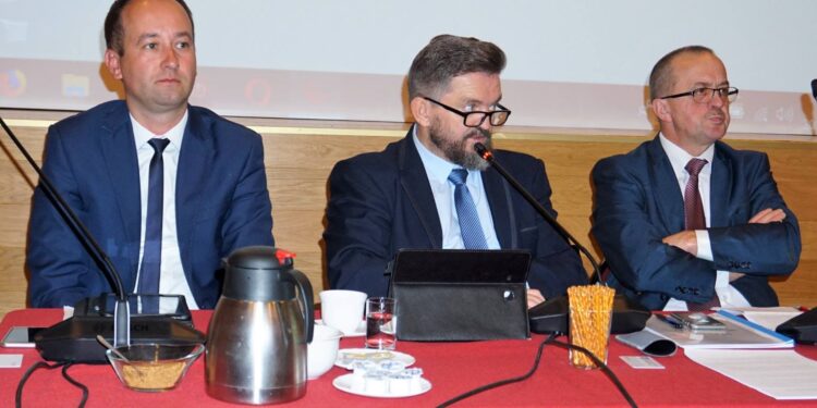 Kolbuszowa: Radni wycofali się z podwyżek diet.