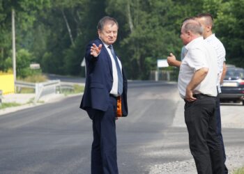 Mielec: Kolejne drogi w Powiecie Mieleckim zyskały nową nawierzchnię.