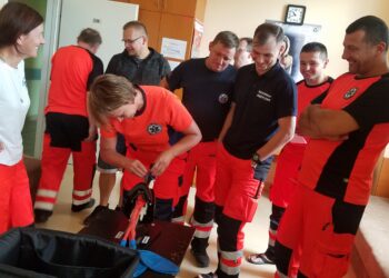 Mielec: Pogotowie dostało wideolaryngoskopy.