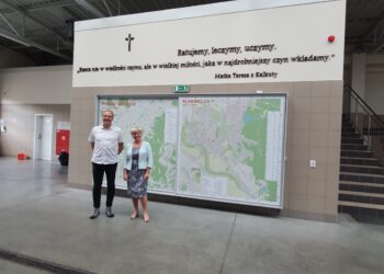 Mielec: Na werandzie karetek pogotowia nowe mapy i motto stacji.