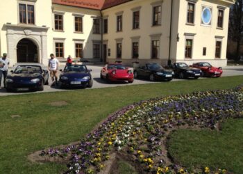 Tarnobrzeg: Zlot miłośników Mazdy mx5