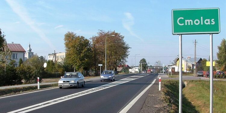 Cmolas: Kłopotliwe ‘paski’.