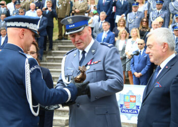 Święty Krzyż: Wojewódzkie święto policji.
