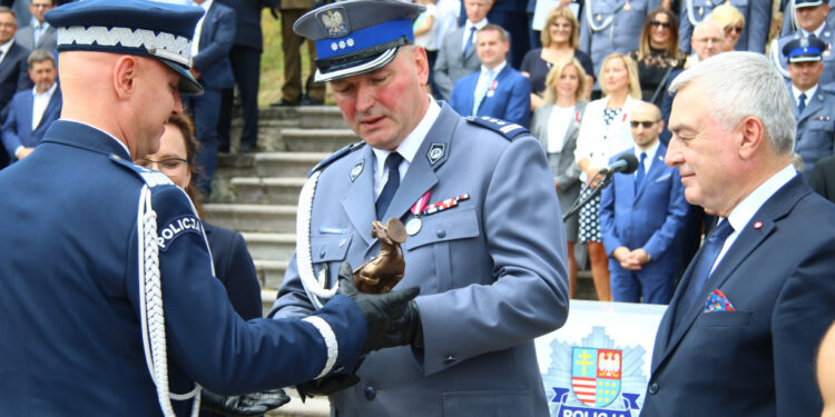 Święty Krzyż: Wojewódzkie święto policji.