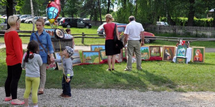 Kolbuszowa: Spotkanie z kulturą ludową.