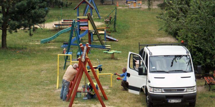 Kolbuszowa: Skargi na place zabaw.