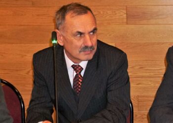 Widełka: Zaśmiecone i niewykoszone.