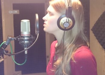 Stalowa Wola: Kultura węgierska i femme fatale podczas scen letniej w Galerii.