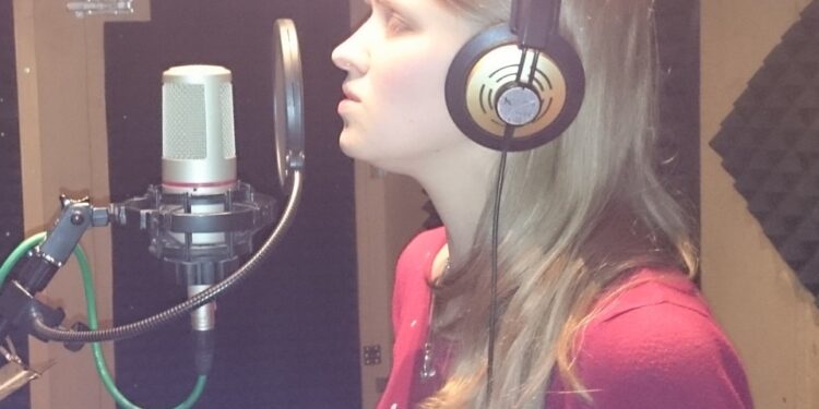 Stalowa Wola: Kultura węgierska i femme fatale podczas scen letniej w Galerii.