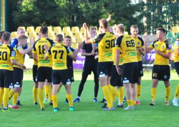 Tarnobrzeg: Remis lidera.