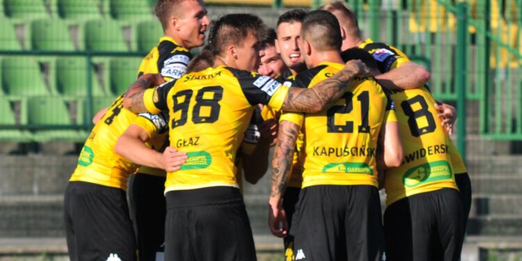 Tarnobrzeg: Ropski strzela, Siarka wygrywa