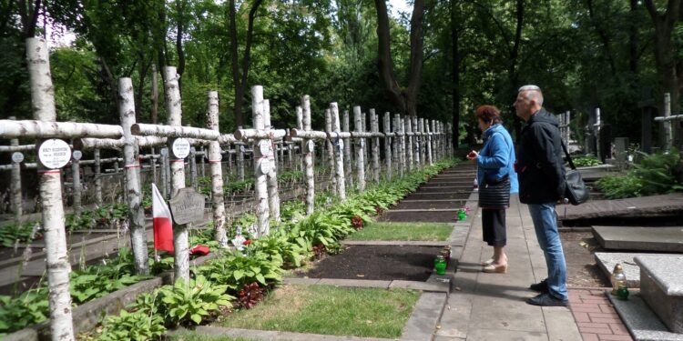 Połaniec, Warszawa: Seniorzy z Połańca zwiedzili Muzeum Powstania Warszawskiego i historyczne miejsca.