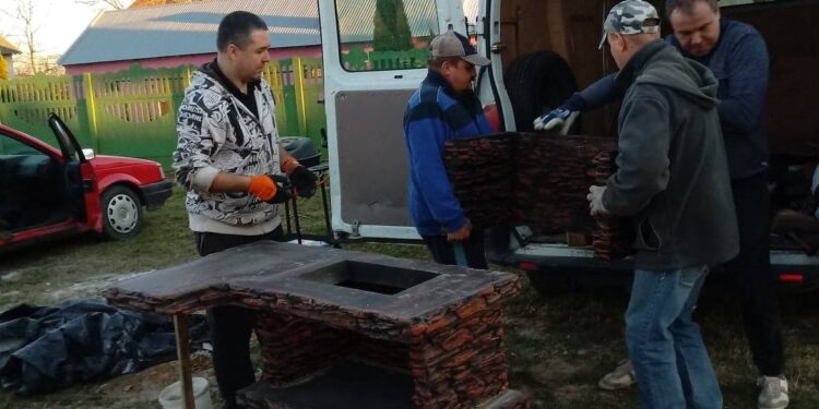 Wygoda, Zawichost: Grill i urządzenie do zabaw i rekreacji służą mieszkańcom.