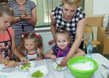 Rudniki, Staszów: 'Działamy i zdrowo się odżywiamy’ czyli warsztaty kulinarne dla dzieci i dorosłych.