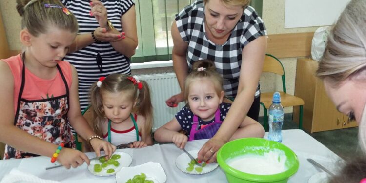 Rudniki, Staszów: 'Działamy i zdrowo się odżywiamy’ czyli warsztaty kulinarne dla dzieci i dorosłych.