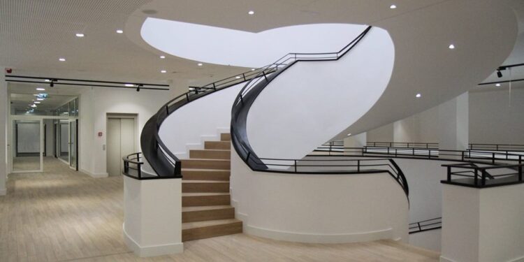 Mielec: Ostatnia prosta przed biblioteką.