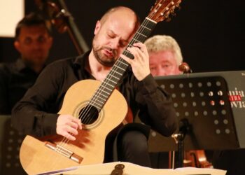 Mielec: Mistrz gitary i Astor….