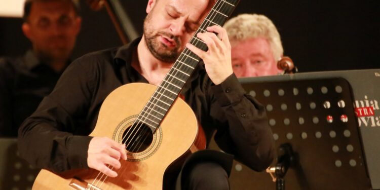 Mielec: Mistrz gitary i Astor….