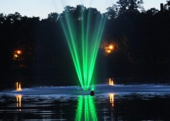 Mielec: Pływające fontanny.