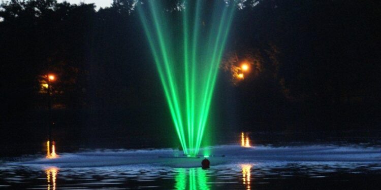 Mielec: Pływające fontanny.