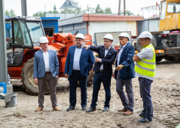 Ostrowiec Św.: Rozbudowa targowiska miejskiego.