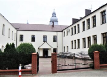 Mielec: Apel o język hiszpański.