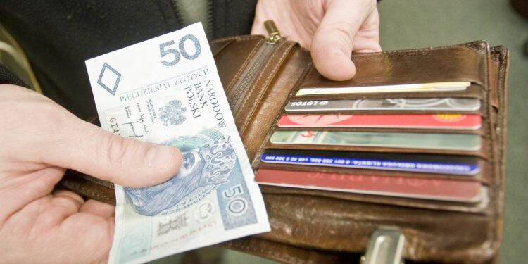 Mielec: Co z pieniędzmi dla nauczycieli?