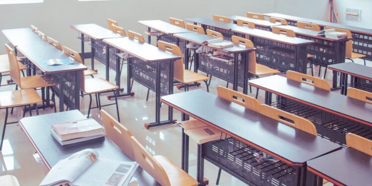 Mielec: Podwójny rocznik to koszty…