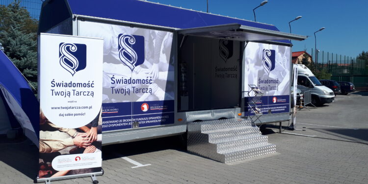 Sandomierz: W Sandomierzu zagościł mobilny punkt projektu „Świadomość Twoją Tarczą”.
