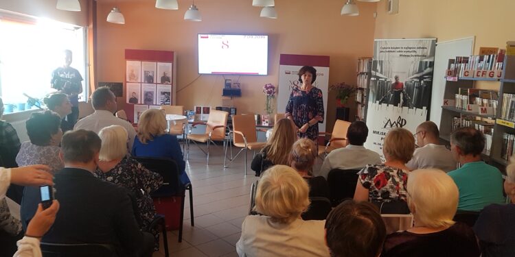 Tarnobrzeg. Narodowe Czytanie.