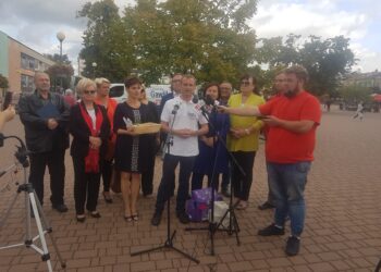 Tarnobrzeg. Koalicja Obywatelska rozpoczęła w Tarnobrzegu intensywną kampanie wyborczą.