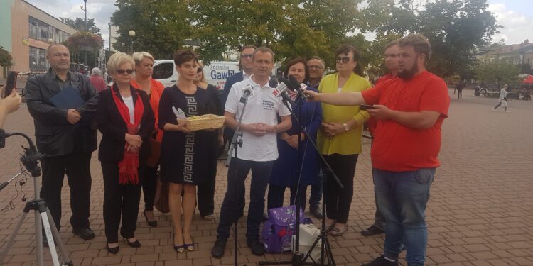 Tarnobrzeg. Koalicja Obywatelska rozpoczęła w Tarnobrzegu intensywną kampanie wyborczą.