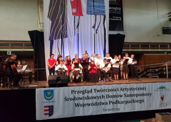 Tarnobrzeg. Jubileuszowy XV Przegląd Twórczości Artystycznej Środowiskowych Domów Samopomocy.