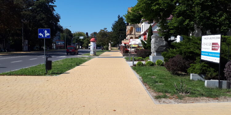 Sandomierz: Zakończył się remont chodników przy ulicy Mickiewicza.