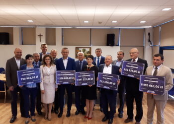 Sandomierz: Sandomierskie gminy otrzymają wsparcie rządowe na remont dróg.