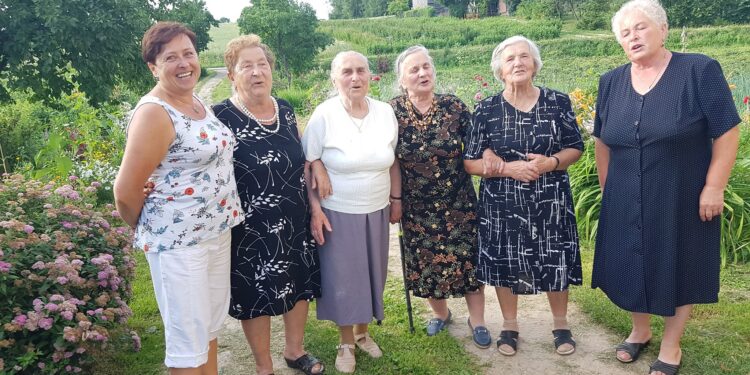 Tarnobrzeg. „Życie z przytupem” tworzy grupę śpiewu tradycyjnego.