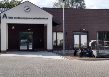 Mielec: Mała elektrownia i arboretum.