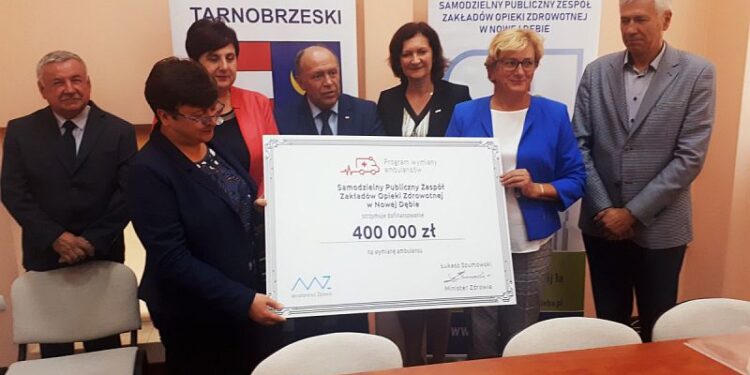Nowa Dęba: Szpital będzie miał nową karetkę