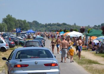 Tarnobrzeg. Inwestycje nad Jeziorem Tarnobrzeskim i  w obrębie Specjalnej Strefy Ekonomicznej.