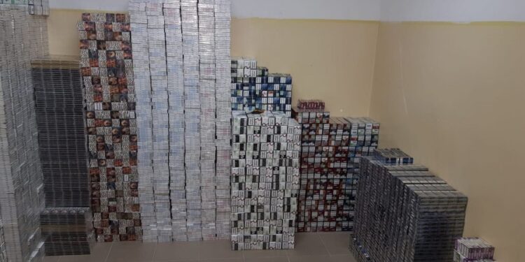 Region:   Przechwycili blisko 23,5 tysiąca paczek papierosów.