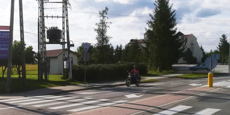 Kolbuszowa: Pijany zawiózł rodzinę do kościoła.