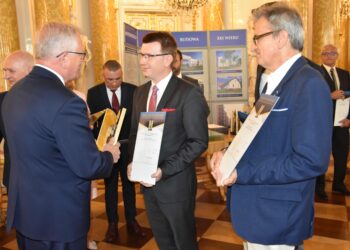 Ostrowiec Świętokrzyski: Miasto z prestiżową nagrodą