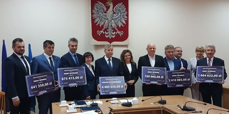 Region: Promesy z Funduszu Dróg Samorządowych