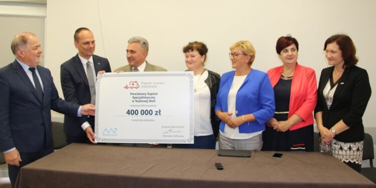 Stalowa Wola: jedna z 200 karetek trafi do stalowowolskiego szpitala