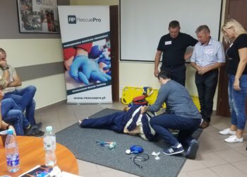 Mielec: Na szkoleniach ratowników zyskują pacjenci.