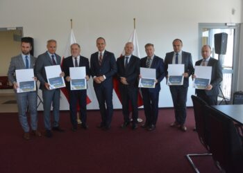 Stalowa Wola: Gminy powiatu stalowowolskiego otrzymały promesy