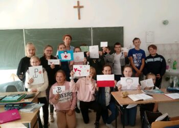 Tarnobrzeg. Uczniowie SP 6 wysłali kartki i listy do powstańców warszawskich.