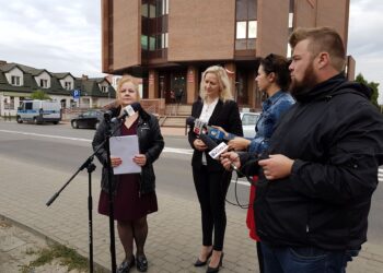 Tarnobrzeg. Dwie kandydatki Skutecznych namawiały do głosowania.