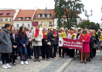 Sandomierz: VI 'Marsz Pier(w)si’ przeszedł przez miasto.