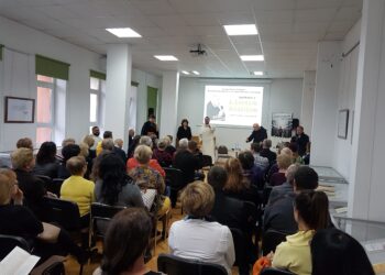 Tarnobrzeg. Ojciec Leon Knabit gościem  w bibliotece publicznej.